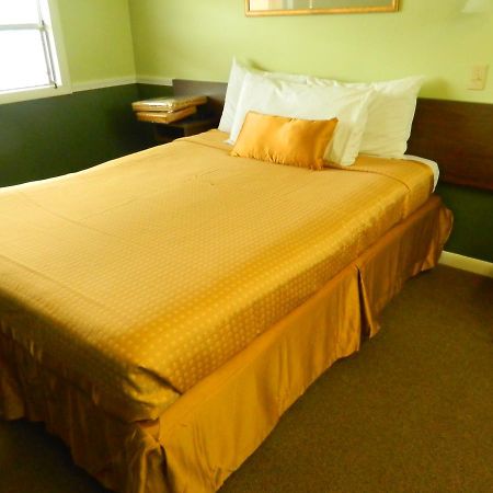 Country Motor Inn Livingston Bagian luar foto