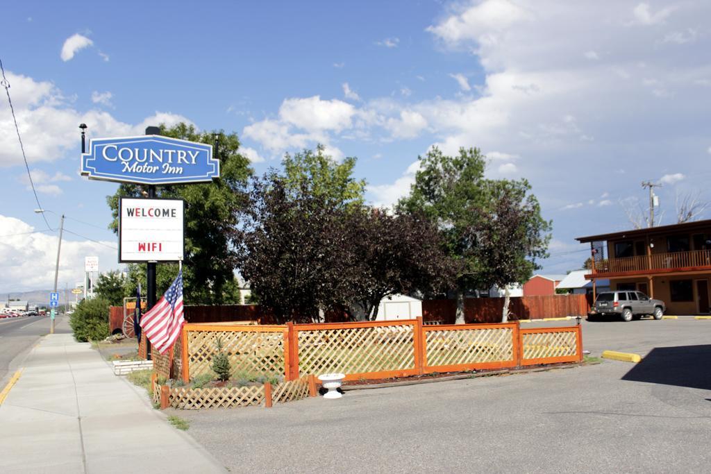 Country Motor Inn Livingston Bagian luar foto
