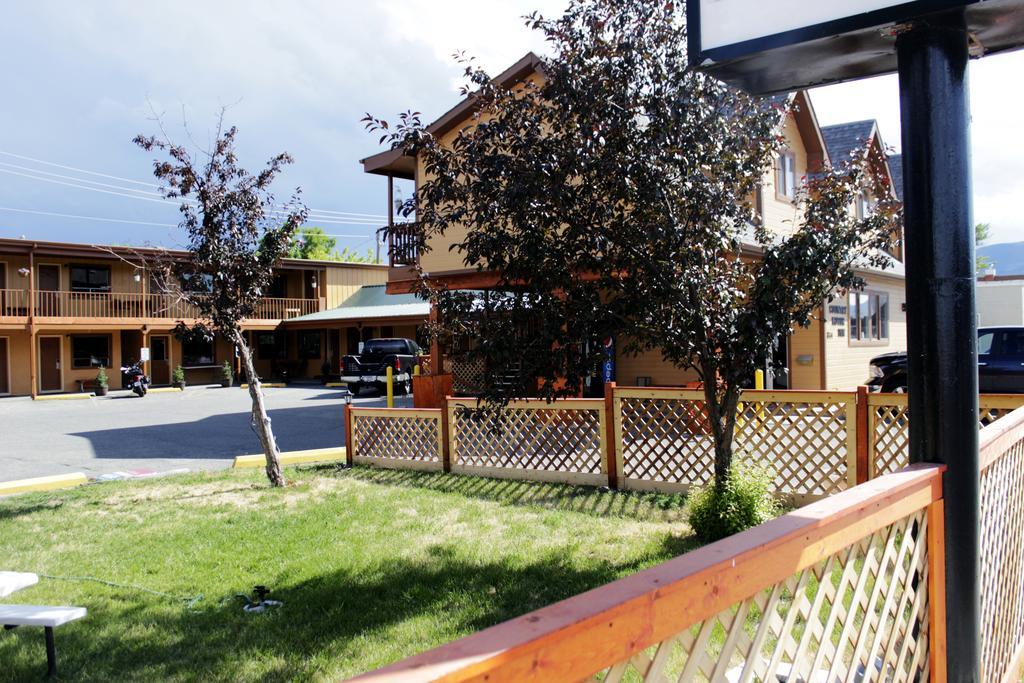 Country Motor Inn Livingston Bagian luar foto