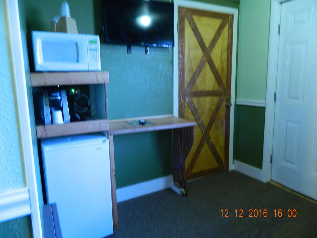 Country Motor Inn Livingston Bagian luar foto