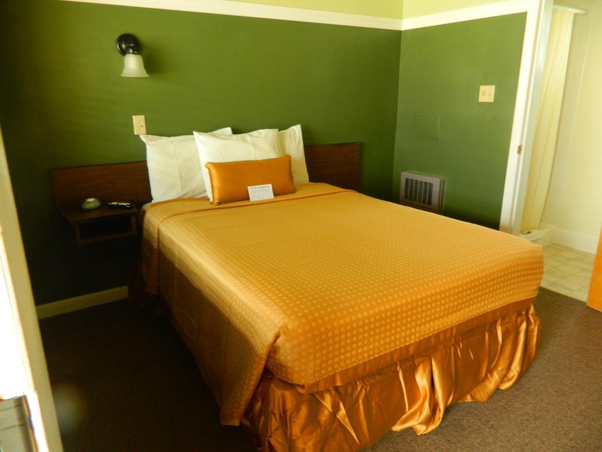 Country Motor Inn Livingston Bagian luar foto