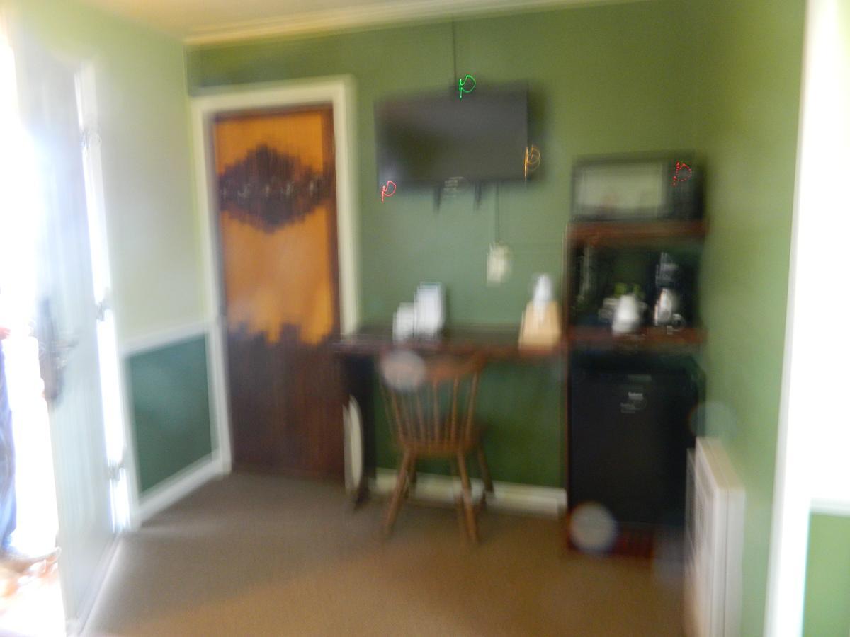 Country Motor Inn Livingston Bagian luar foto
