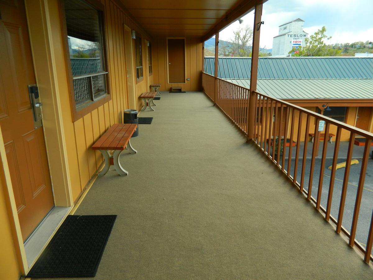 Country Motor Inn Livingston Bagian luar foto