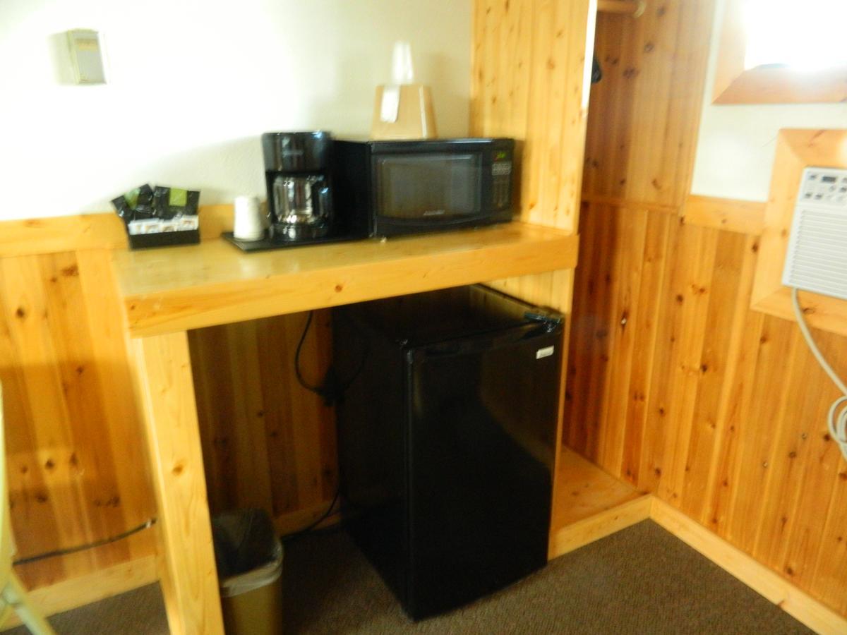 Country Motor Inn Livingston Bagian luar foto