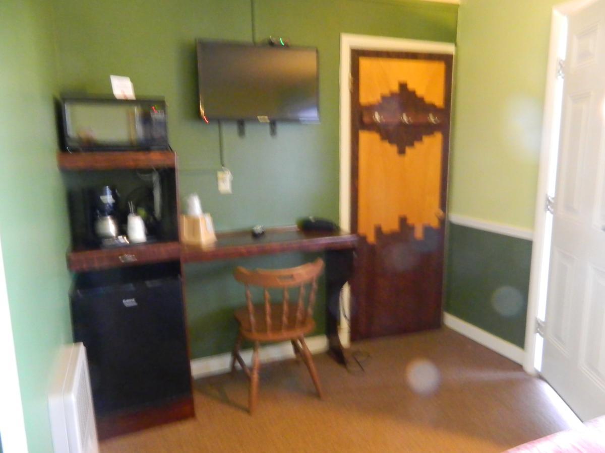 Country Motor Inn Livingston Bagian luar foto