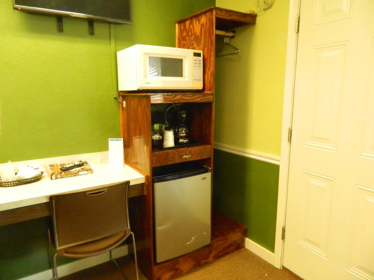 Country Motor Inn Livingston Bagian luar foto