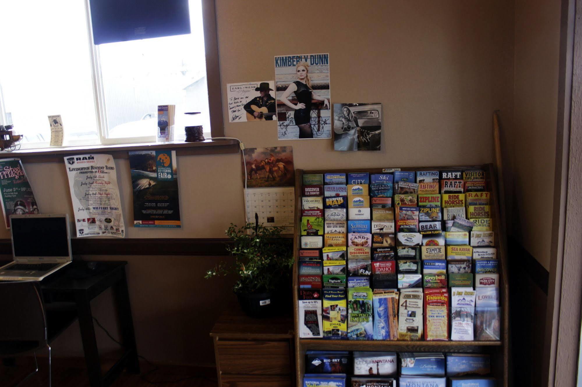 Country Motor Inn Livingston Bagian luar foto