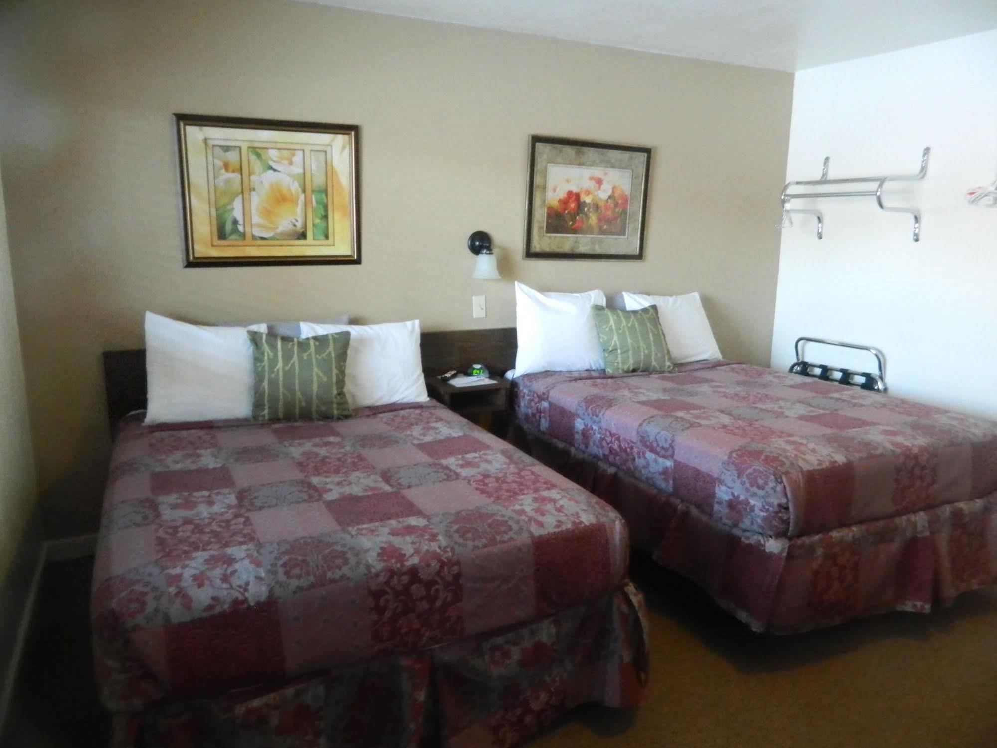 Country Motor Inn Livingston Bagian luar foto