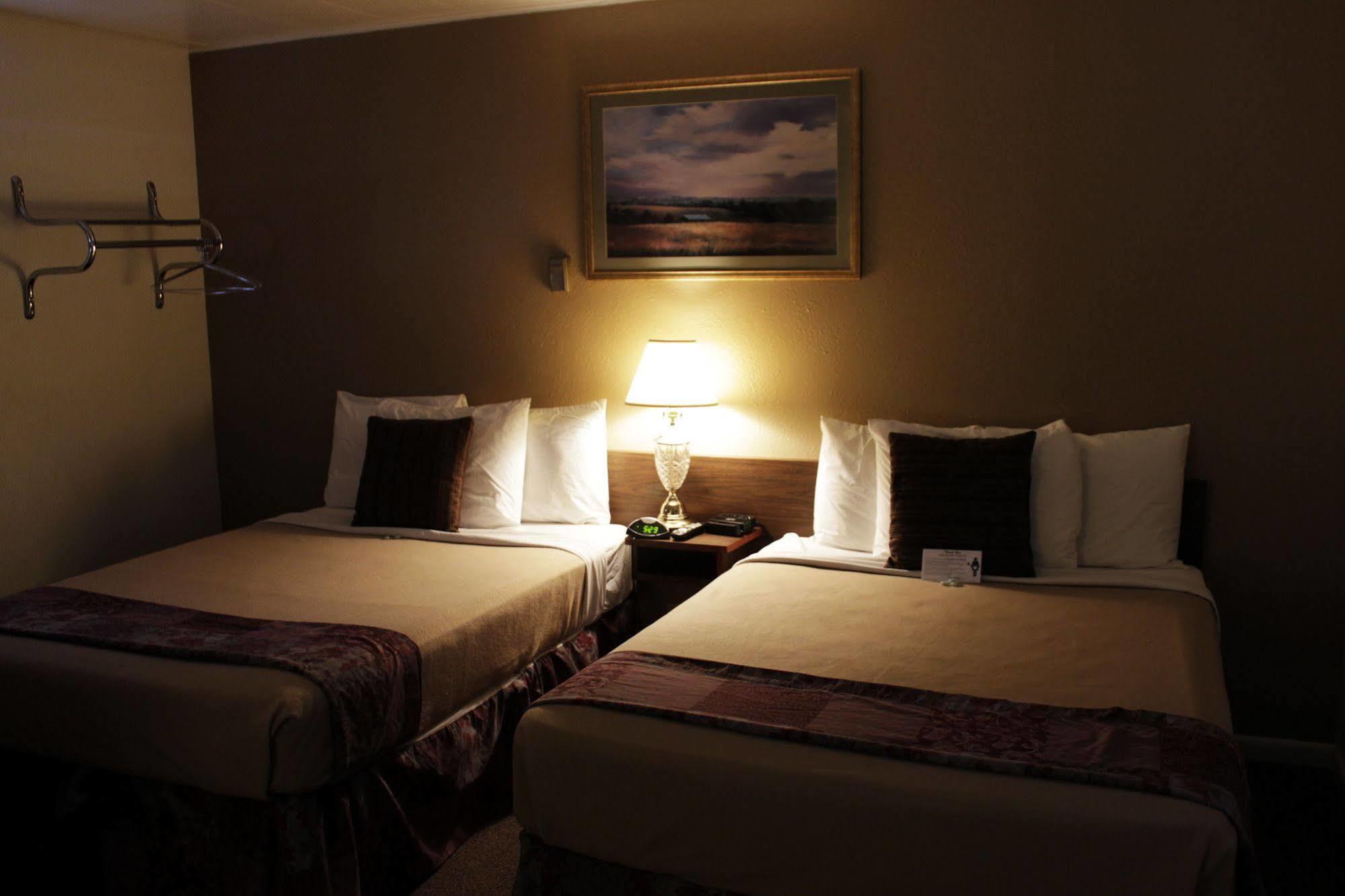 Country Motor Inn Livingston Bagian luar foto